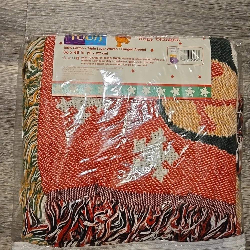 NEW Vintage Christmas Pooh Jacquard Baby Blanket